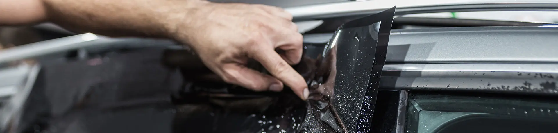 カーフィルム施工作業